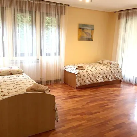 House With 4 Bedrooms In Laguardia, With Furnished Terrace And Wifi *